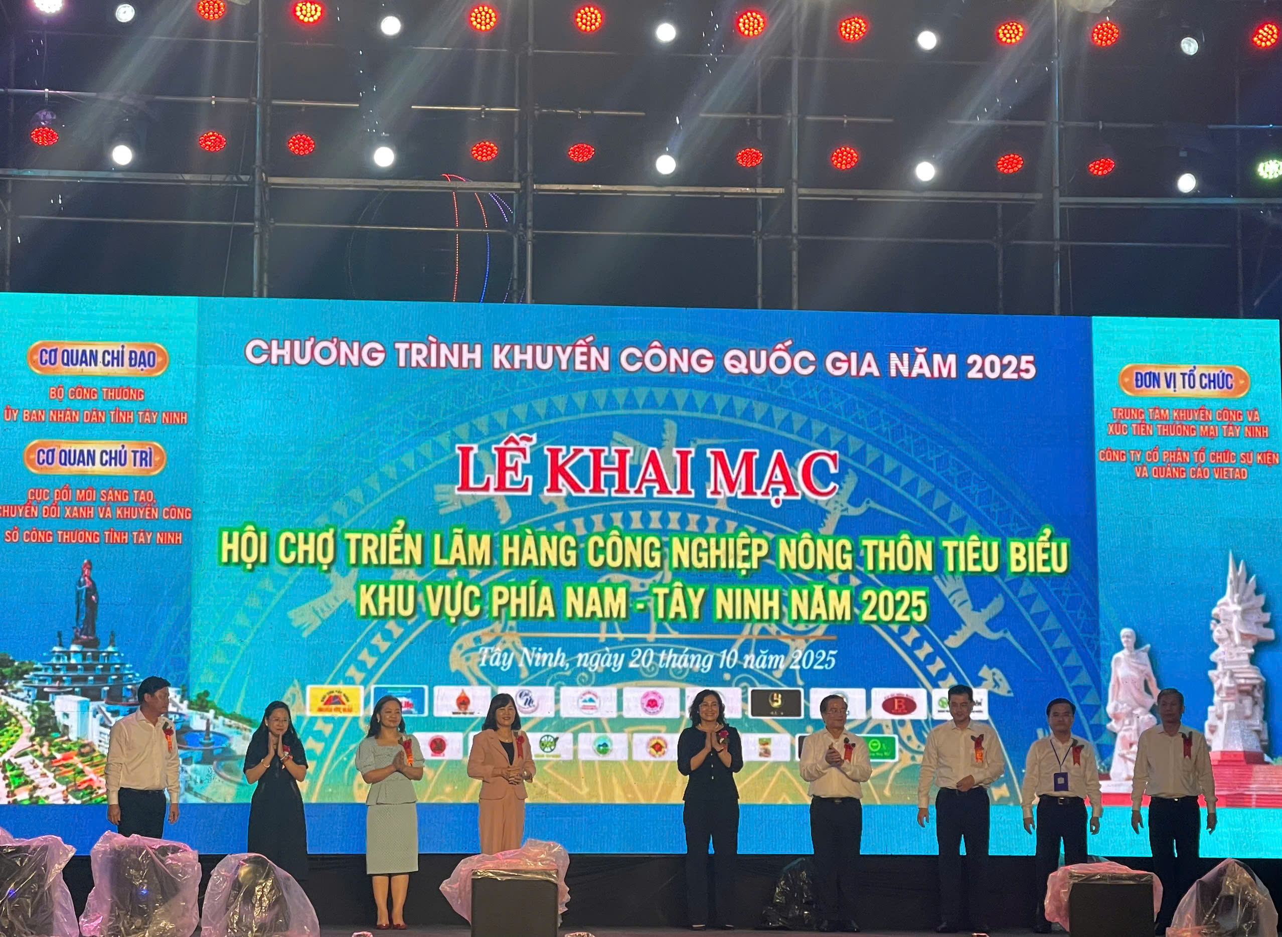 Lễ Khai mạc Hội chợ